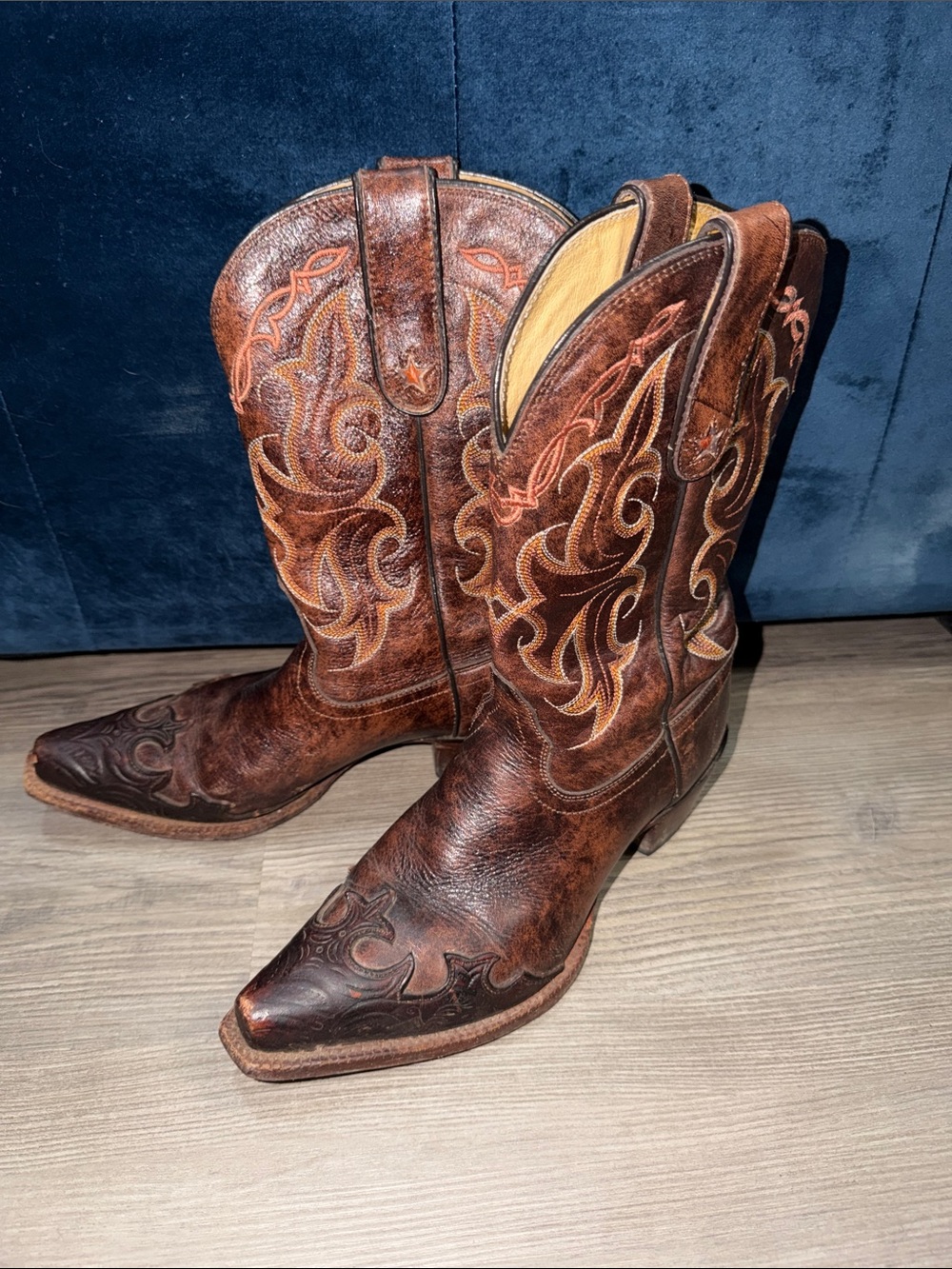 Women’s Tony Lama Brown Distressed Leather Western Cowboy Boots with Embroidery